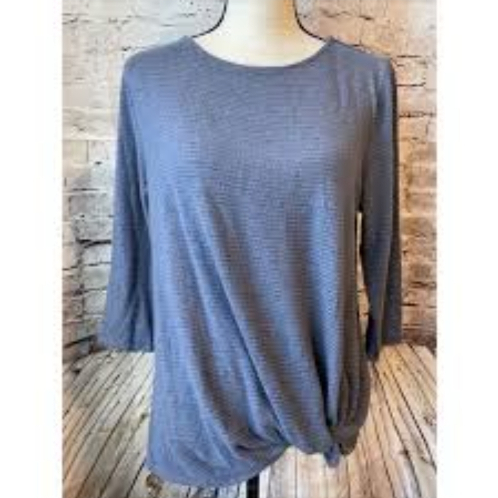 Maddy M Knot/Tie Front Top